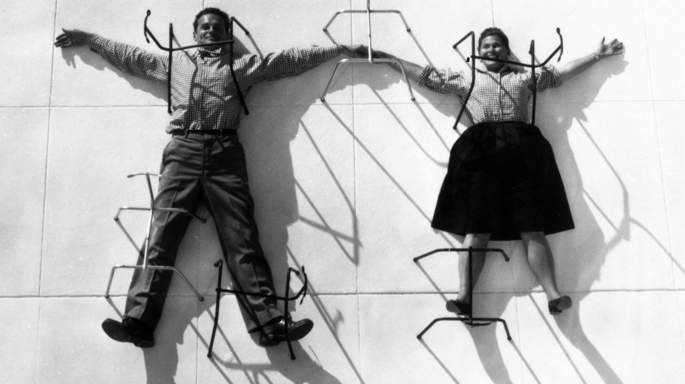 How Modern Design Evolved: From Art Nouveau to Minimalism - dans le gris