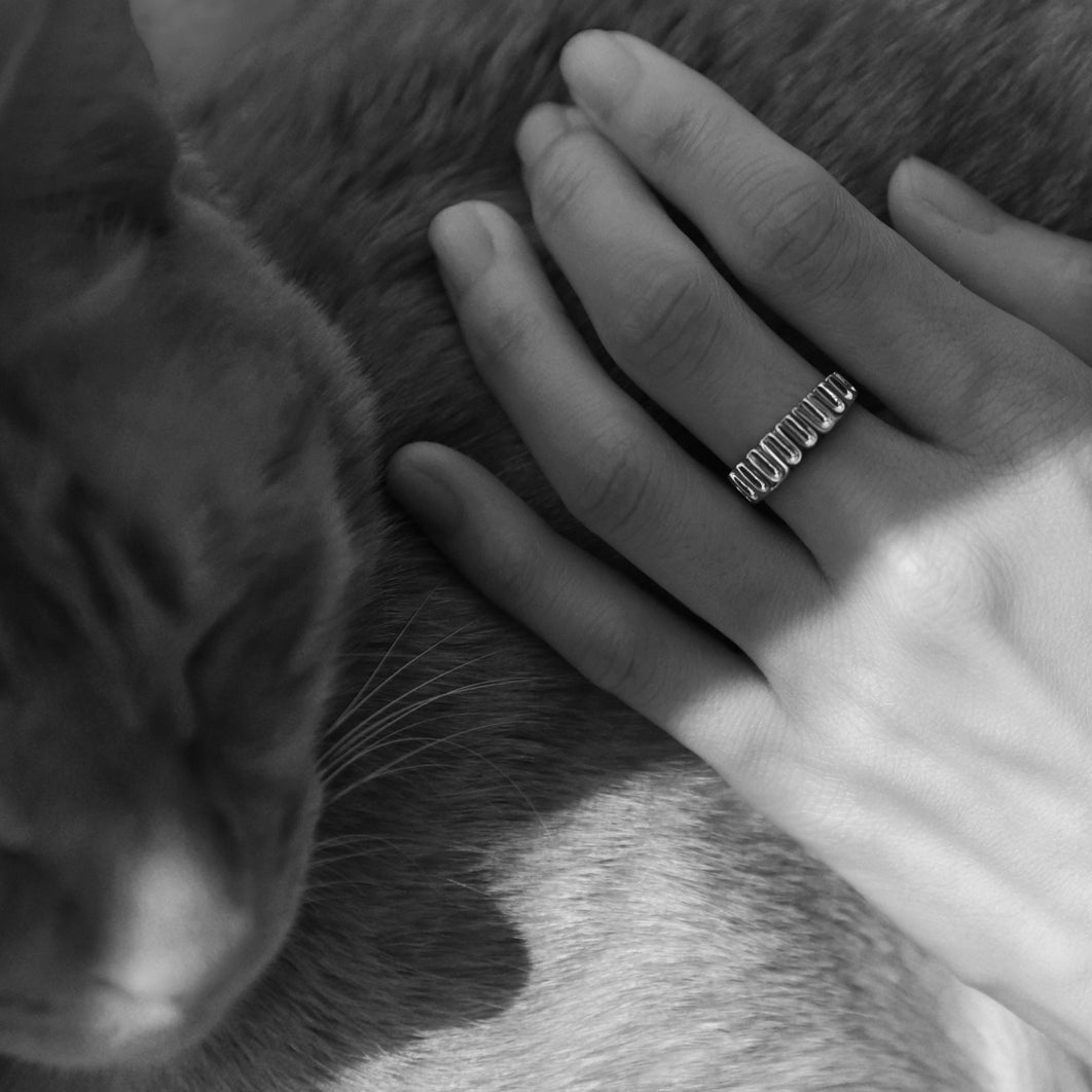 Column Ring II - dans le gris