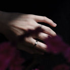 Concave Ring - dans le gris