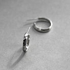 Rugged Earrings - dans le gris