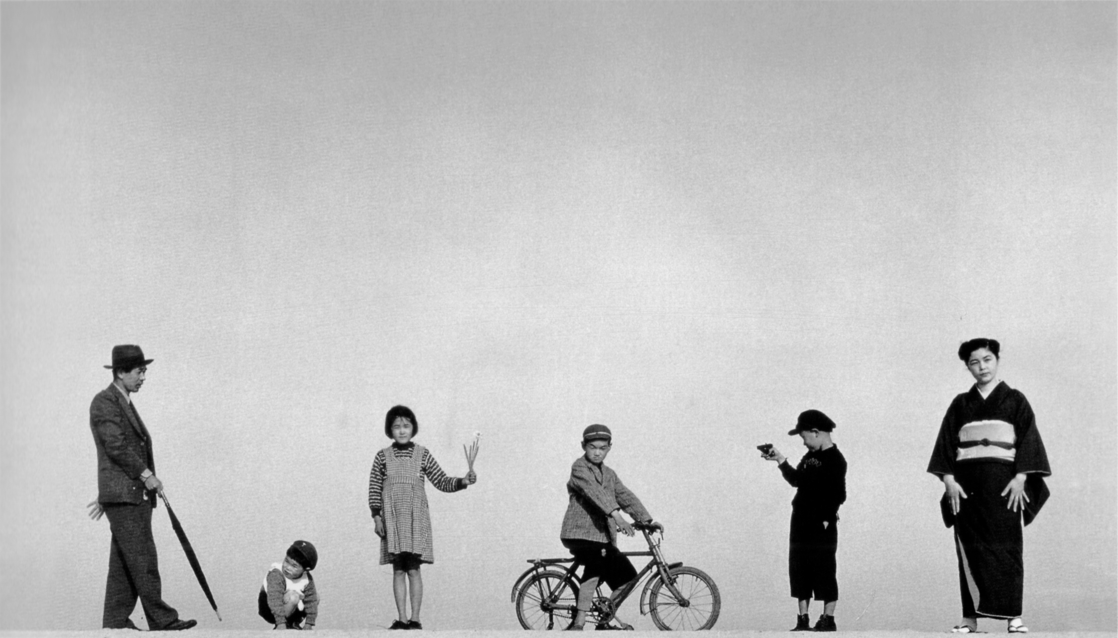 Negative Space in Art, Design, and Photography: Definition, Meaning, and Examples - dans le gris