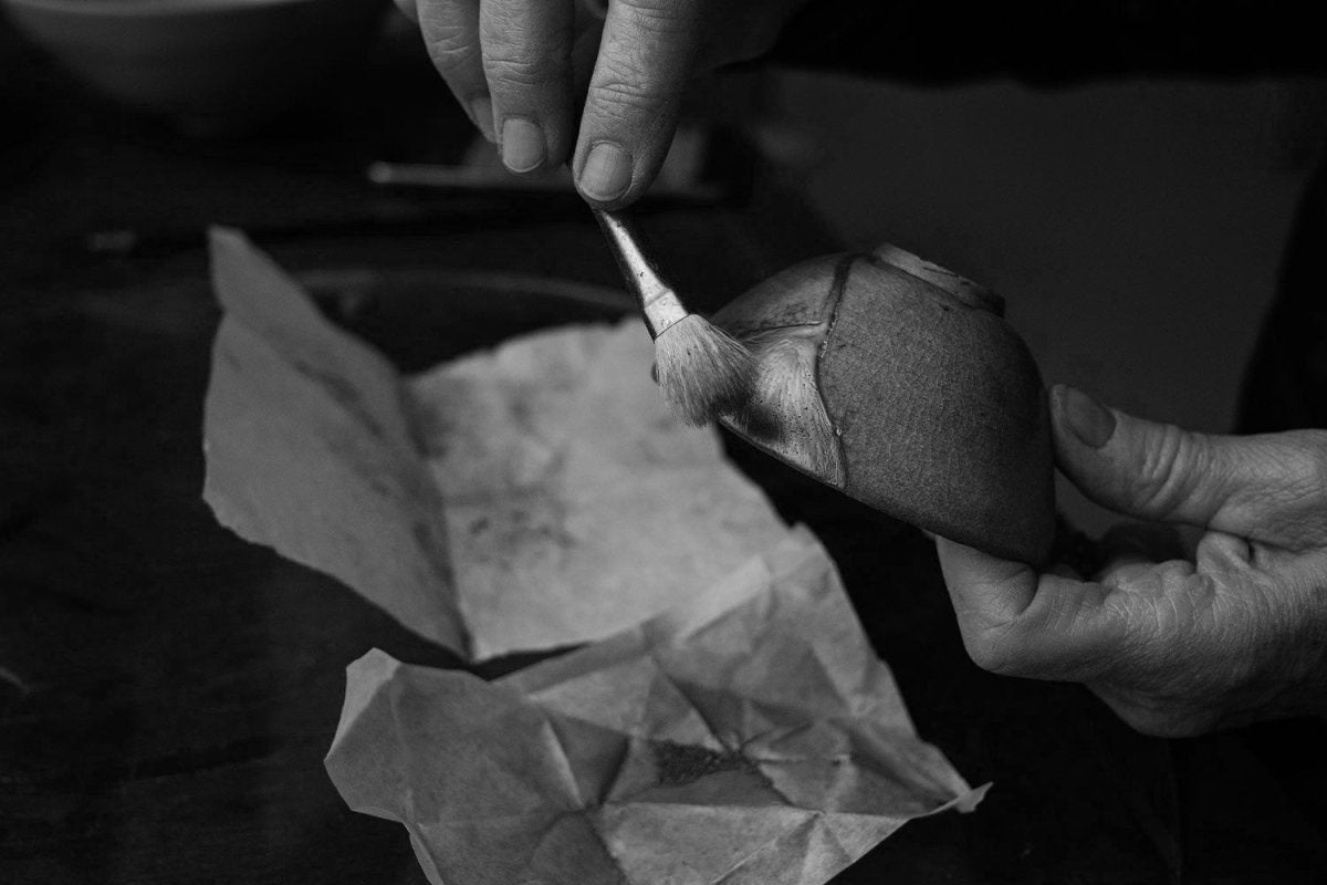 What is Kintsugi? The Japanese Art of Repair and Finding Beauty in Imperfection - dans le gris