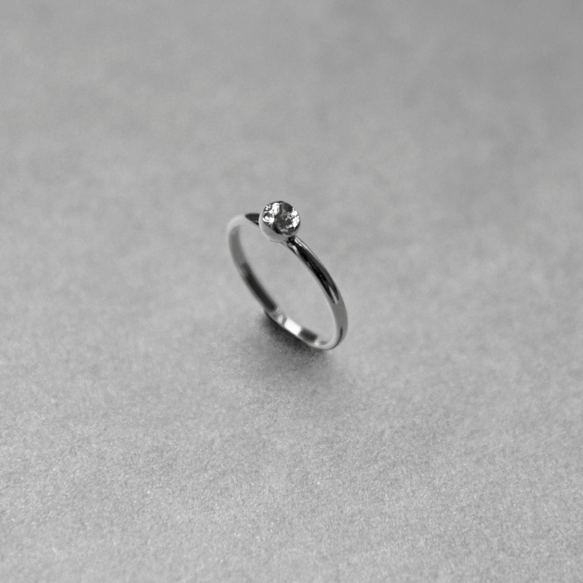 Pebble Ring - dans le gris